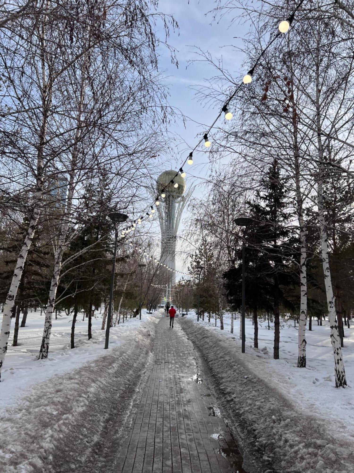 7 Очень Теплая Возле Байтерека Квартира Для 1-4 Человек Nur-Sultan  Exterior photo